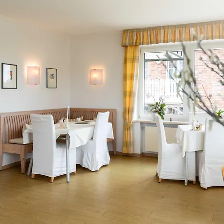 Haus Koebesine 24 Szálloda